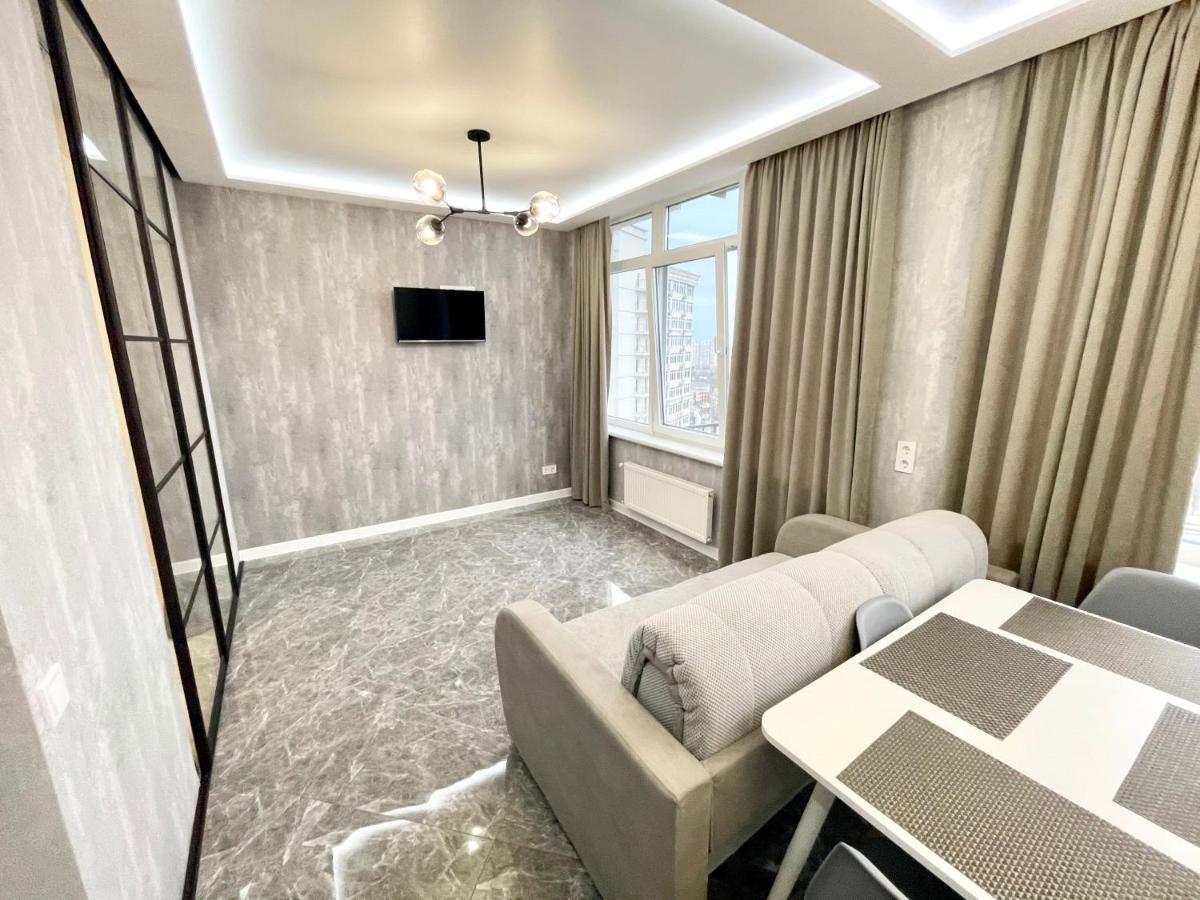 Сozy 704 Sunrise Apartments On The 22Nd Floor In The Center Odessa Esterno foto