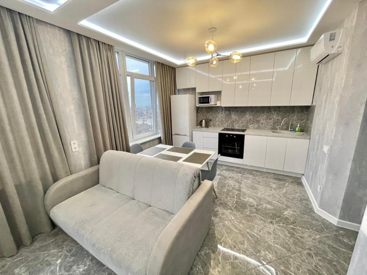 Сozy 704 Sunrise Apartments On The 22Nd Floor In The Center Odessa Esterno foto