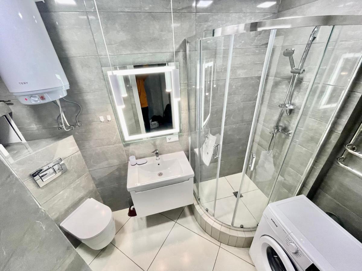 Сozy 704 Sunrise Apartments On The 22Nd Floor In The Center Odessa Esterno foto